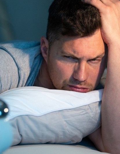 6 продуктов, которые нельзя есть перед сном (и диета тут ни при чем)