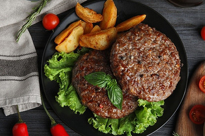 Сухие и разваливаются: 8 ошибок, которые делают твои котлеты неидеальными