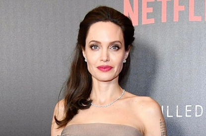 Анджелина Джоли примерила идеальный летний образ