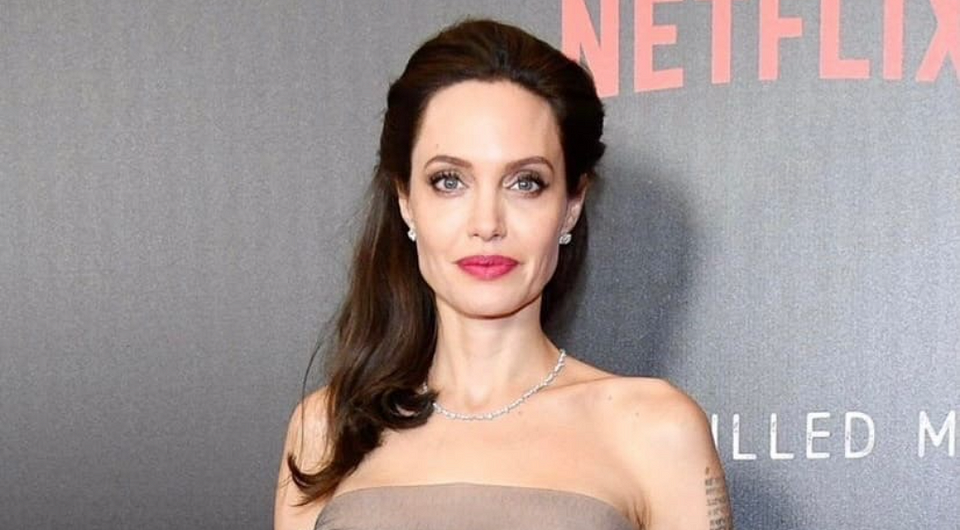 Анджелина Джоли примерила идеальный летний образ