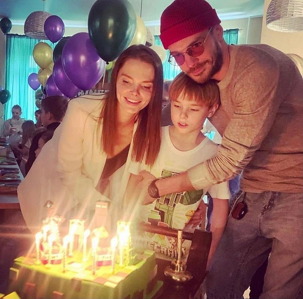 Елизавета Боярская и Максим Матвеев с сыном Андреем