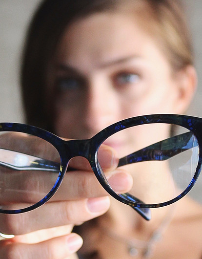 Снимите это немедленно: 3 случая, когда очки могут тебе даже навредить