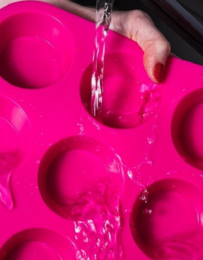 Как отмыть силиконовую форму для выпечки: 8 эффективных способов