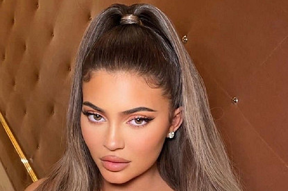 Кайли Дженнер — 25: гордится шрамом, мечтает стать фермершей и другие интересные факты о самой молодой миллиардерше планеты