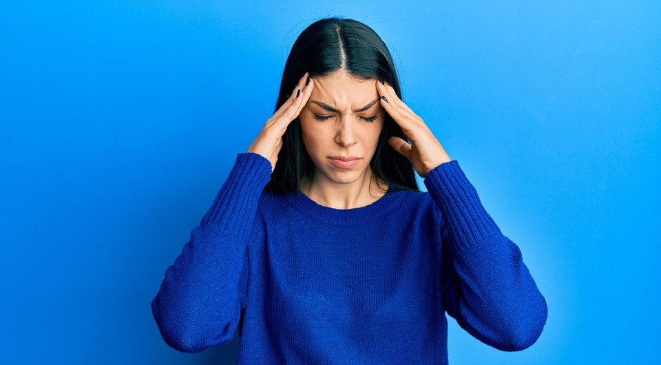 Психосоматика головной боли: 4 эмоции, от которых становится только хуже