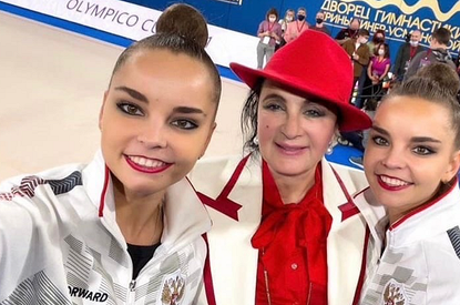 Разведенная Ирина Винер появилась на вечеринке сестер Авериных (фото)