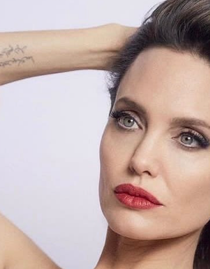 Анджелина Джоли примерила идеальное летнее платье