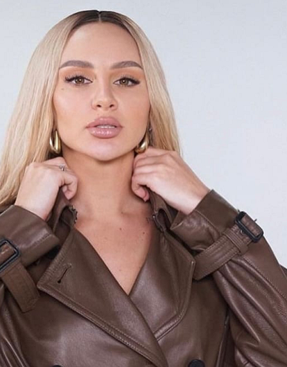 «Беги к парикмахеру, а то узнавать перестанут»: экс-продюсер Лободы высмеял Анну Асти