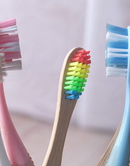 Час настал: когда на самом деле пора менять зубную щетку и почему