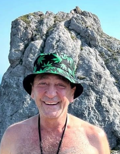 Григорий Лепс отправился на отдых вместе с бывшей женой и детьми