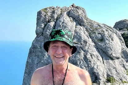 Григорий Лепс отправился на отдых вместе с бывшей женой и детьми