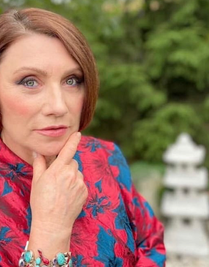 «Выгляжу как челядь»: дочь Розы Сябитовой рассказала от трудностях материнства