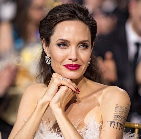 «Она гений»: Сальма Хайек рассказала о работе с Анджелиной Джоли