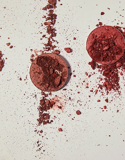 «Уволь своего визажиста!»: за какие ошибки в макияже чаще всего прилетает звездам