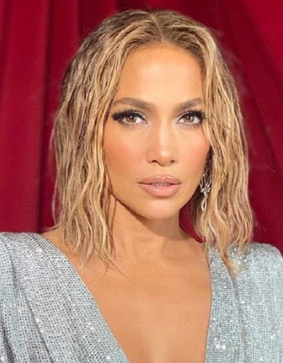 Дженнифер Лопес показала первые фотографии со свадьбы