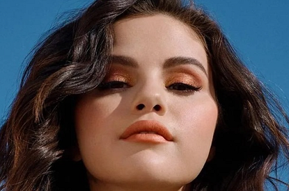 Селена Гомес засветилась в компании незнакомца