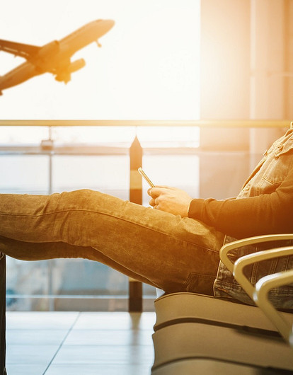 Все свое ношу с собой: что можно брать в ручную кладь в самолет (и что — нельзя)