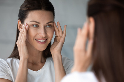 Как убрать нависшее веко: какие методы действительно помогут справиться с проблемой