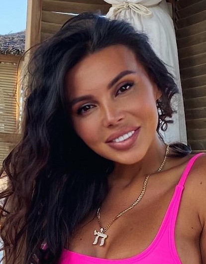 «Щеки как у хомяка»: звезды, которые переборщили с филлерами (и как этого избежать)