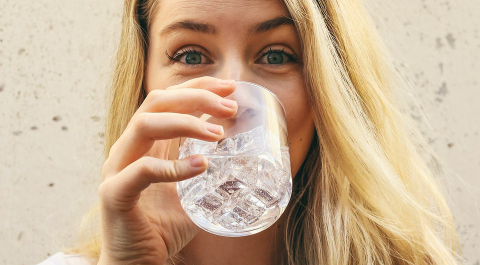 «Когда пью, делаю ровно десять глотков»: истории людей со странными привычками
