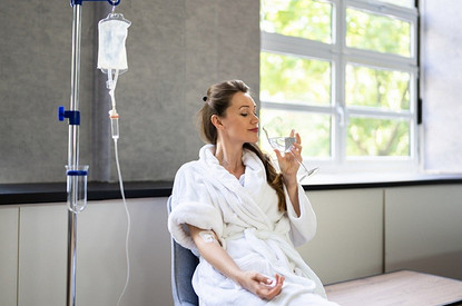 На игле: польза и вред витаминных капельниц