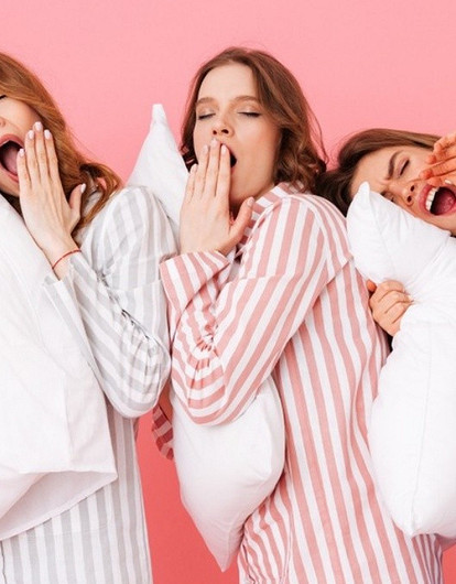 8 неожиданных причин, почему женщинам полезно спать без одежды