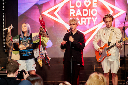 Zivert, Ваня Дмитриенко и другие звезды выступили на дне рождения Love Radio