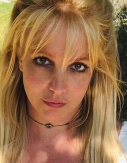 Сыновья Бритни Спирс перестали общаться со звездной мамой из-за ее обнаженных фото