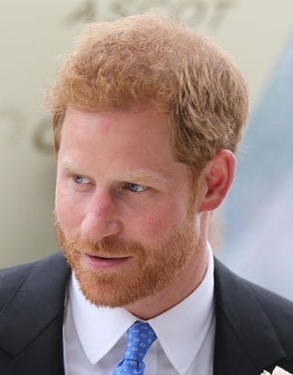 Карл III просил Меган Маркл не приезжать на прощание с Елизаветой II