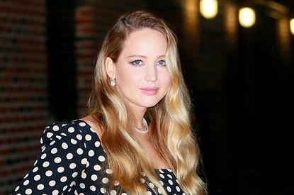 Дженнифер Лоуренс впервые вышла в свет после родов