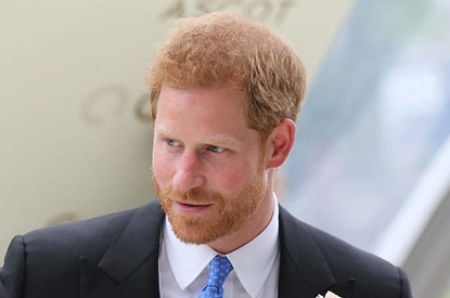 Карл III просил Меган Маркл не приезжать на прощание с Елизаветой II