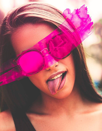 Новый тренд — мьюинг: как подтянуть овал лица с помощью языка