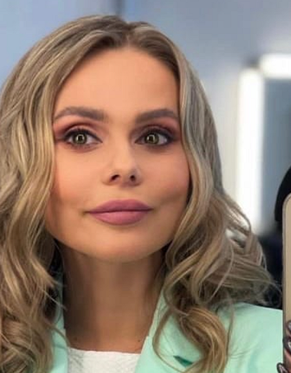 «Дела плохи»: экс-супруг требует у солистки «Блестящих» Ксении Новиковой 200 тысяч рублей