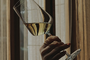 Вина на вине: 5 проблем с кожей лица, которые появляются из-за алкоголя
