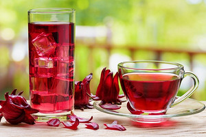 Чай каркаде: польза и вред напитка из гибискуса