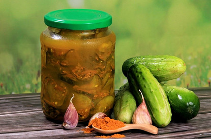 Закуска из огурцов и куркумы на зиму: 5 лучших рецептов