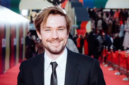 «На площадке была конкуренция во всем»: Саша Петров рассказал о работе с Козловским