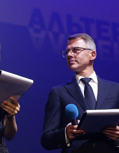 Игорь Петренко с молодой женой и другие звезды на премии «Альтер Эго»