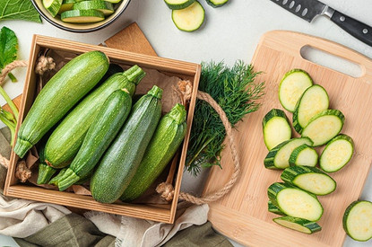 Первое, второе и десерт: 5 рецептов, которые помогут быстро «избавиться» от кабачков