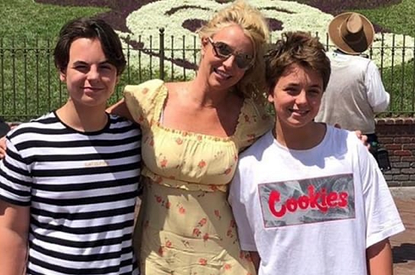 «Смотрели на меня так, будто я больная»: Бритни Спирс раскритиковала поведение сыновей