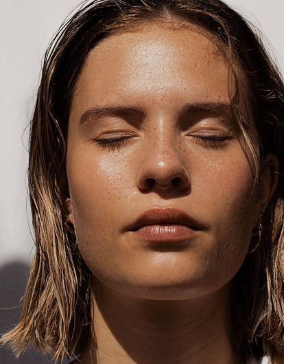 Подтяжка лица нитями: плюсы и минусы процедуры быстрого омолаживания