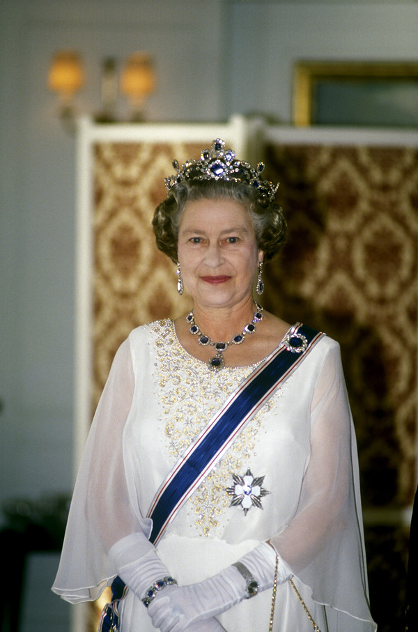 От принцессы Йоркской до королевы Великобритании: жизненный путь Елизаветы II