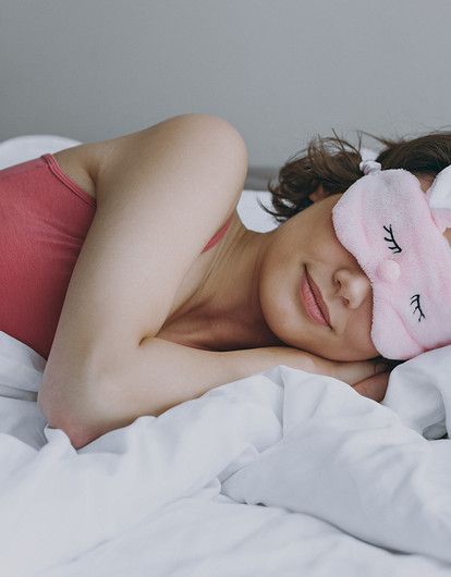 Грязная наволочка, смартфон и мамин крем: ошибки, которые приводят к проблемам с кожей