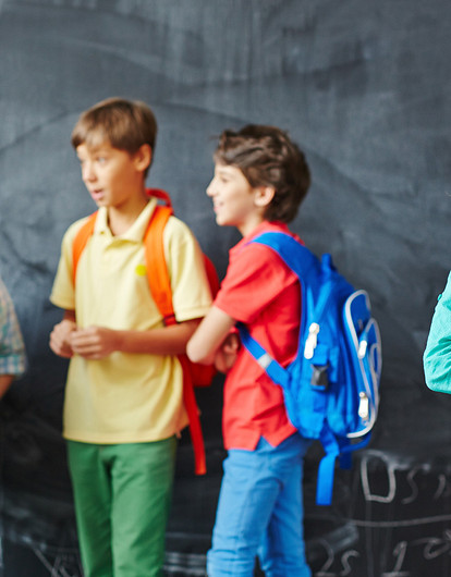 Если ребенок ни с кем не дружит: когда требуется помощь психолога, а когда его стоит оставить в покое