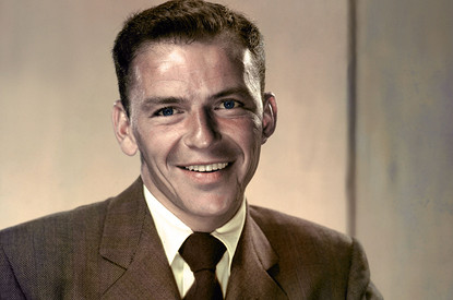 Главный голос зимы: истории создания 5 новогодних песен Фрэнка Синатры