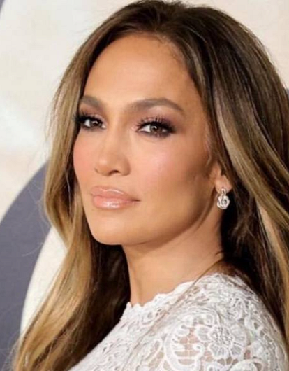 Дженнифер Лопес нашла идеальное розовое платье