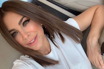 Ани Лорак замечена в объятиях незнакомого мужчины