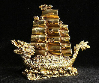 Корабль богатства  —  тоже важный амулет в практике фэншуй. Парусник, покрытый золотой краской и состоящий из императорских монет, ставят в квартире как символ бесконе...