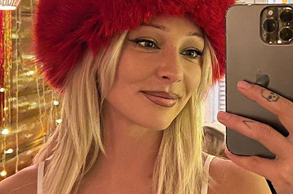 Настя Ивлеева обнажила грудь (фото)