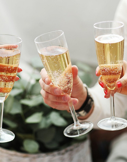 Шампанское брют: в чем отличие от других игристых вин и с чем его пьют